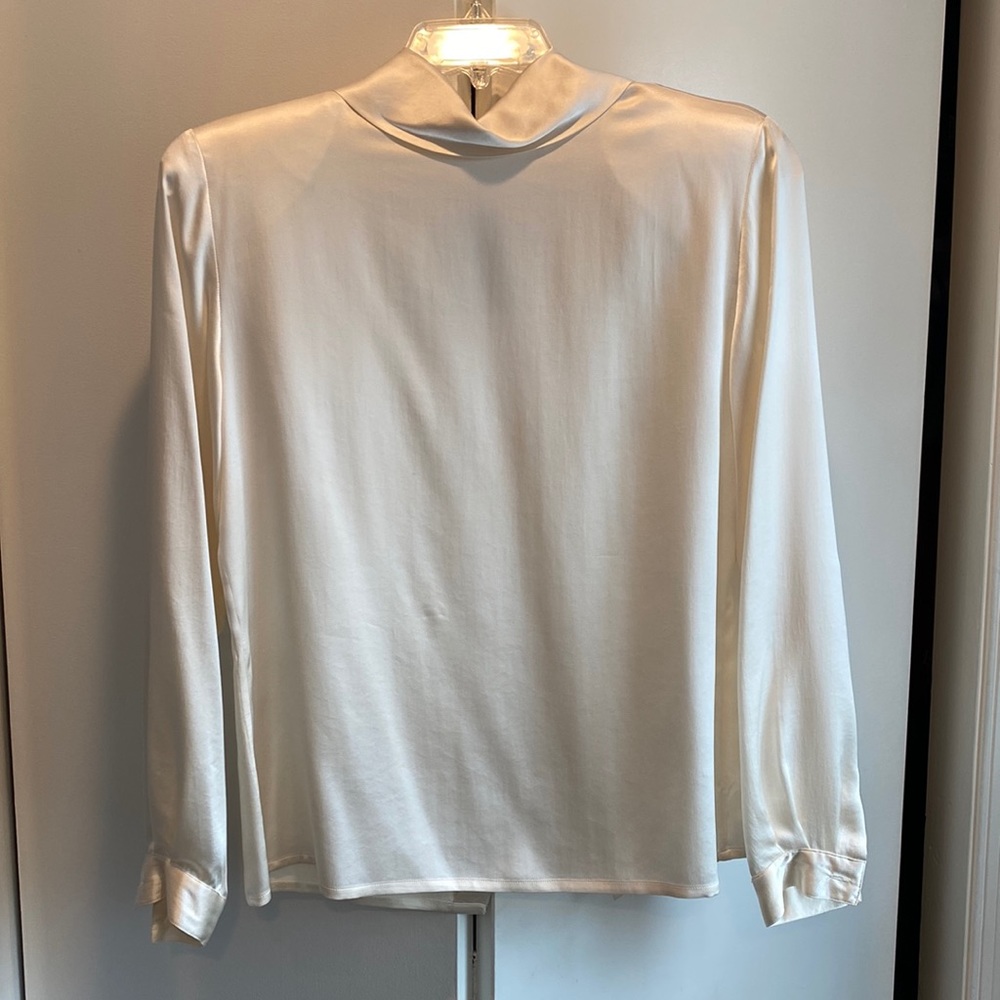 Classique (Nordstrom) Vintage Ivory Silk Back Button Down Top Size 8